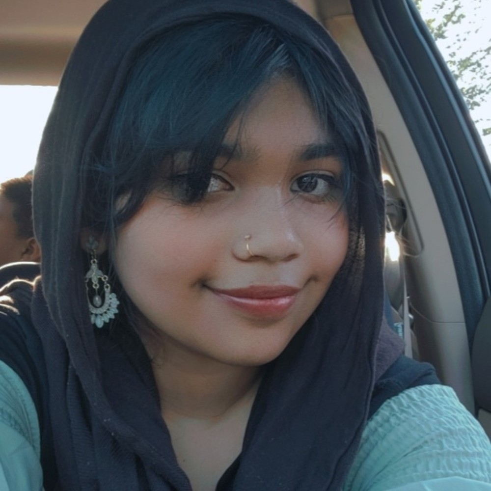 Meet your Posher, Ena